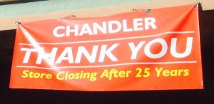 Video Paradise thanks its loyal customers in the days leading up to its closure. January 27, 2016 in Chandler, Arizona. (Blake Benard/Cronkite News)