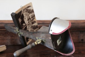 Glen Odegard placed historic objects in the home, including this 3-D viewing device. (Photo by Zac Pacleb/Cronkite News)