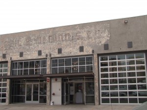 An outside look at The Vintage 45 in downtown Phoenix, where the original lettering from 1947 is visible. (Photo by Gilbert Cordova/Cronkite News)