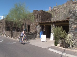 Civilan Conservation Corp workers developed most of the buildings on South Moutain Park in the 1930s, including the park ranger office. (Photo by Elena Mendoza/Cronkite News)