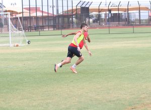 Arizona United defender Adam West battles for the ball during practice this week. (Photo by Joseph Steen/Cronkite News)