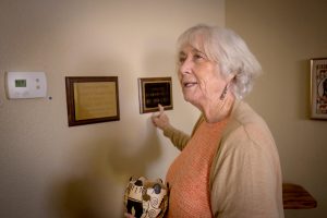 Chaplain Mary Fran Simons has dedicated the past 30 years to working with patients recovering from addiction. (Photo by Ryan Dent/Cronkite News)